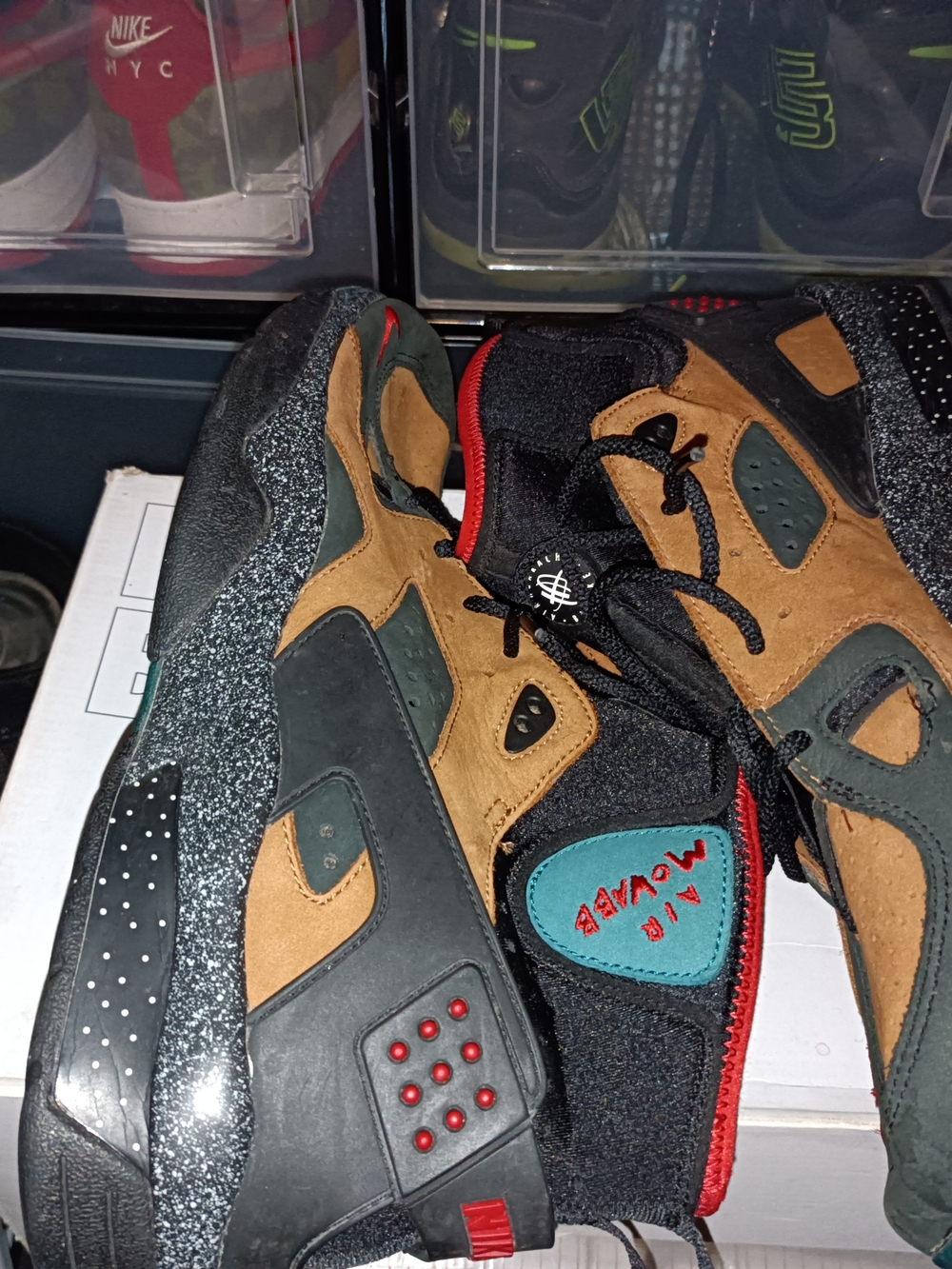 Nike Huaraches Moabb Men's Black/Tan Athletic Sneakers - Picture 3 of 4